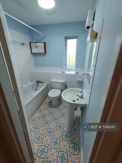2 bedroom flat to rent, Vane House, London, N2