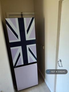 2 bedroom flat to rent, Vane House, London, N2