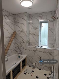 2 bedroom flat to rent, Vane House, London, N2