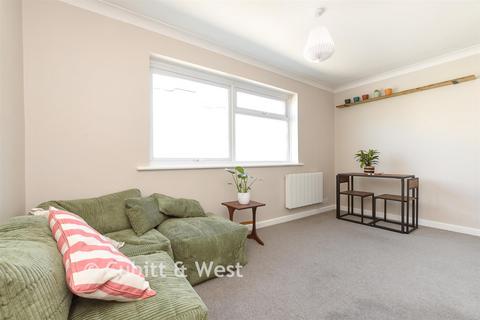 1 bedroom ground floor flat for sale, Riverside Court, Dorking RH4