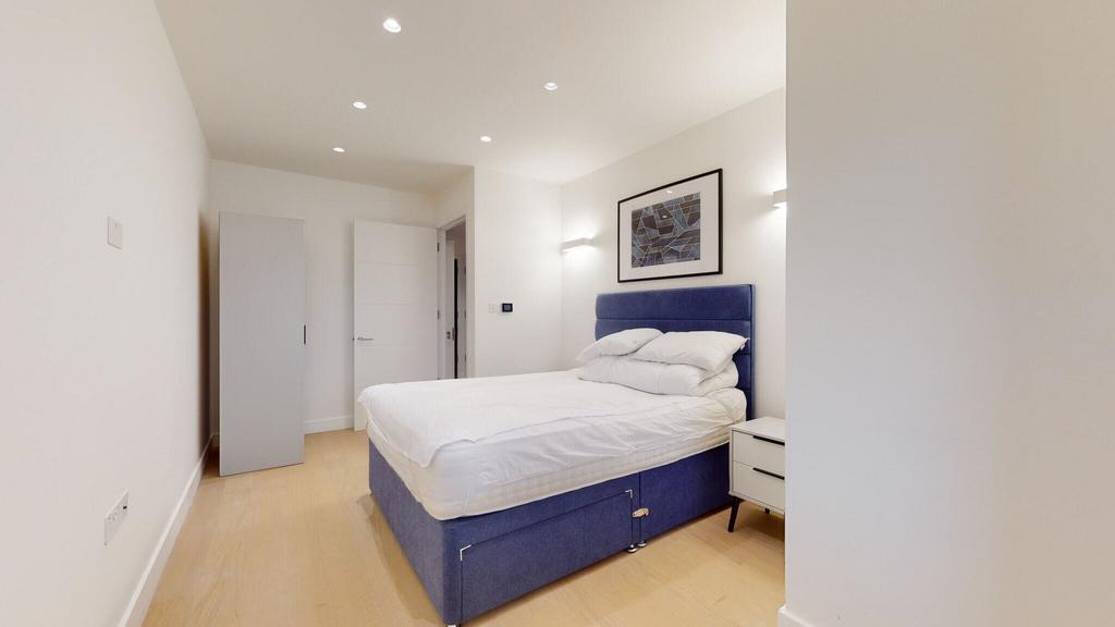 New Horizons Court 1 bed flat to rent - £1,680 pcm (£388 pw)