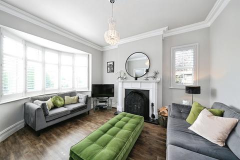 3 bedroom detached house for sale, Stapenhill Road, Burton-On-Trent