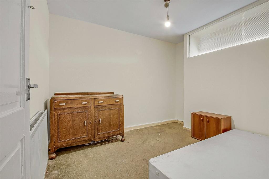 Bedroom/Rec Room