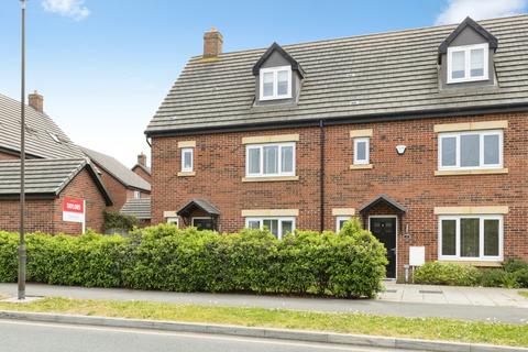 End of terrace house - Sowthistle Drive, Hardwicke, Gloucester, Gloucestershire, GL2