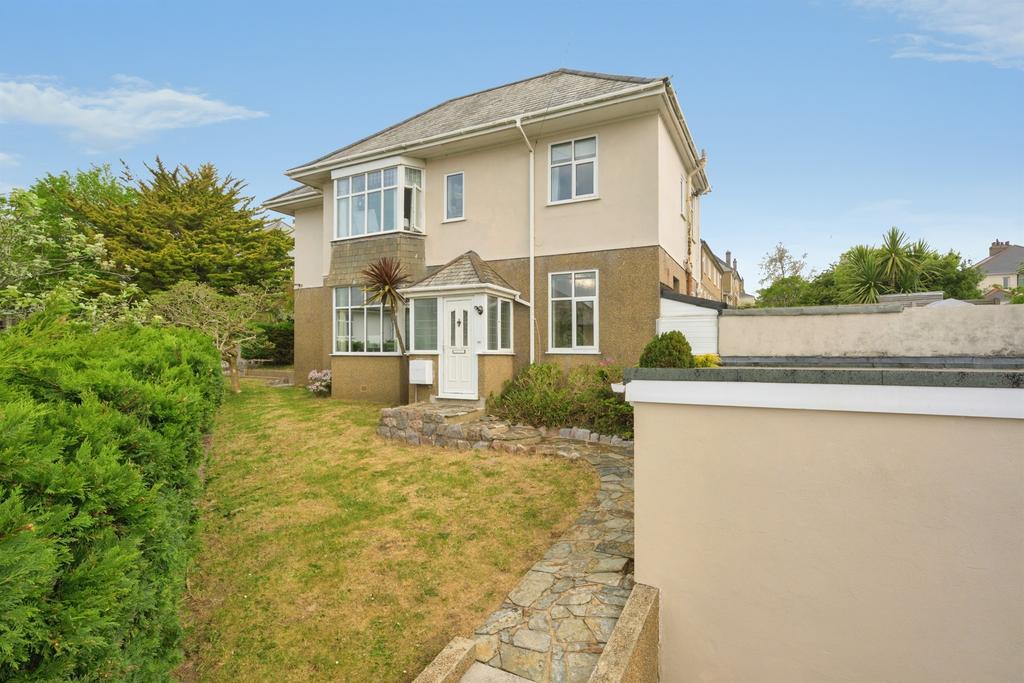 6 bedroom semi-detached house for sale