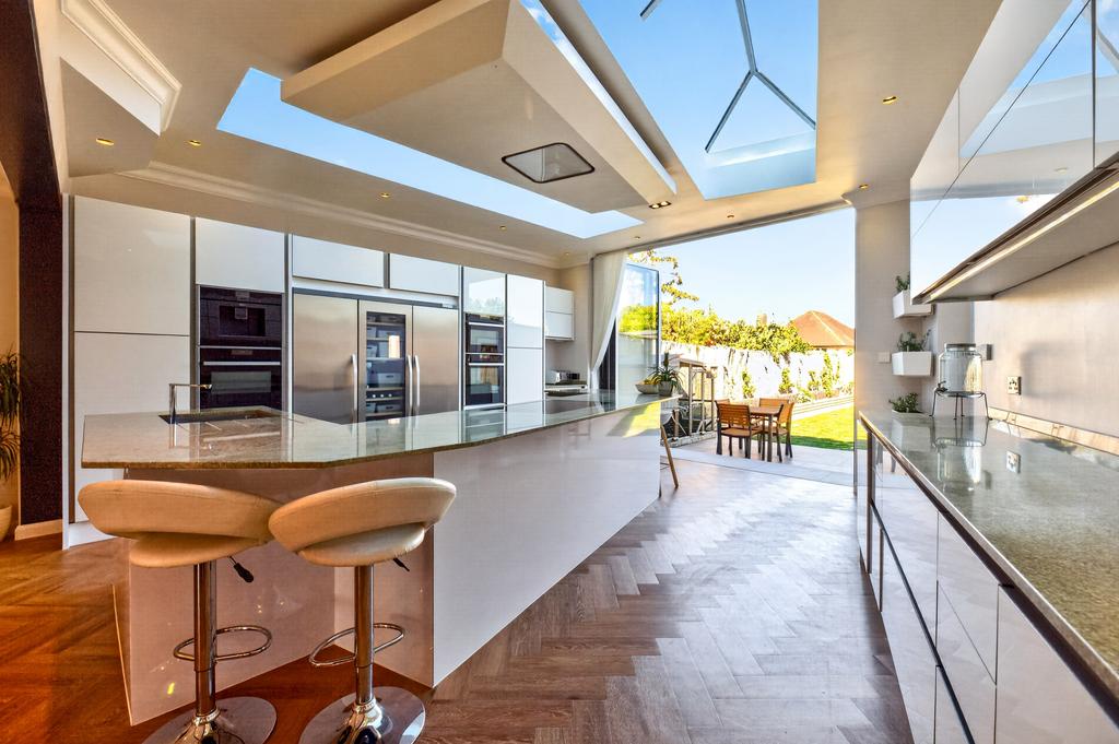 4 bedroom semi-detached house for sale
