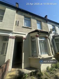 4 bedroom terraced house to rent, Forest Road, London, N9