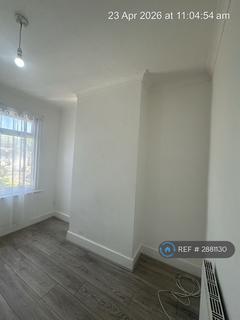 4 bedroom terraced house to rent, Forest Road, London, N9