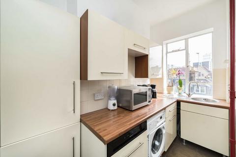 1 bedroom flat for sale, Prince Of Wales Drive, London SW11