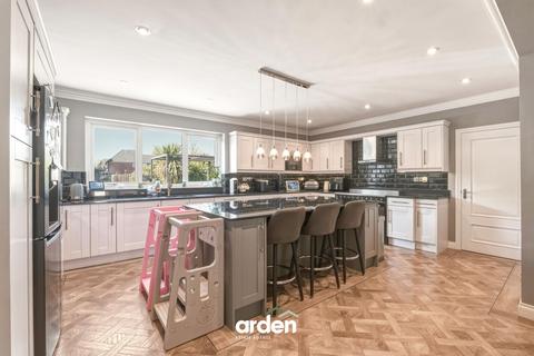 5 bedroom detached house for sale, Fulford Hall Road, Tidbury Green, B90