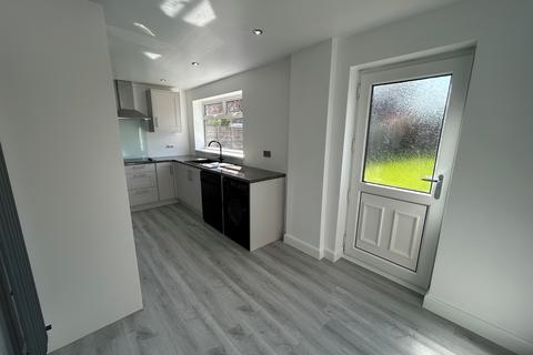 3 bedroom detached house to rent, Glebelands Road, SALE, M33