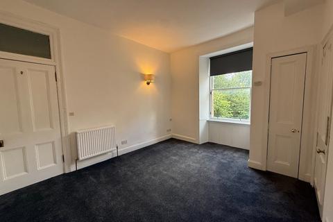 2 bedroom flat to rent, Tay Street, Edinburgh EH11