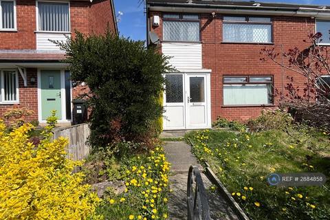 3 bedroom semi-detached house to rent, Wren Close, Farnworth, Bolton, BL4