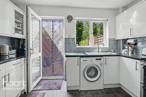 2 bedroom terraced house for sale, Copperfields Way, Harold Wood