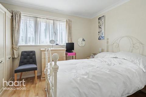 2 bedroom terraced house for sale, Copperfields Way, Harold Wood