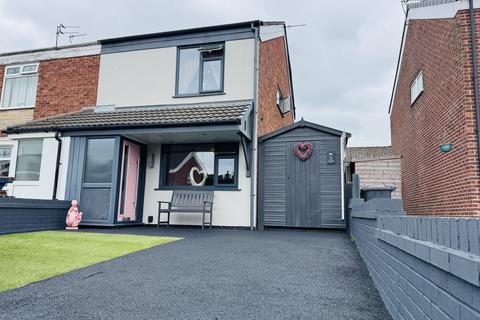 3 bedroom semi-detached house for sale, Sandpiper Road, Wigan, WN3