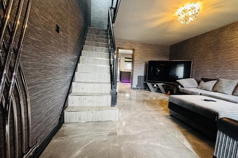 3 bedroom semi-detached house for sale, Sandpiper Road, Wigan, WN3