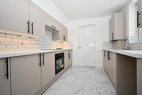 4 bedroom terraced house to rent, Poulett Road, London,  E6
