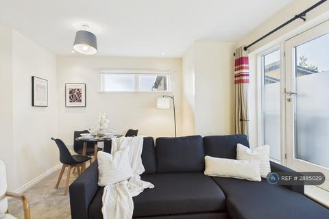 2 bedroom flat to rent, Corinne Court, Cheltenham, GL51