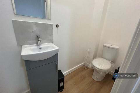 2 bedroom flat to rent, Gulson Road-, Coventry, CV1