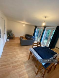 2 bedroom flat to rent, Greenlands Road, Staines-Upon-Thames, TW18