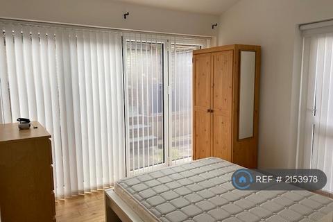 6 bedroom terraced house to rent, Calbourne Road, London, SW12