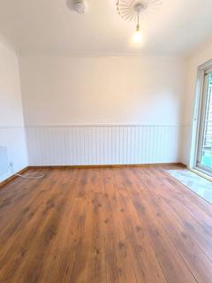 4 bedroom terraced house to rent, Nicholls Court, Northampton