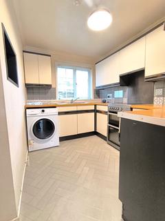 4 bedroom terraced house to rent, Nicholls Court, Northampton