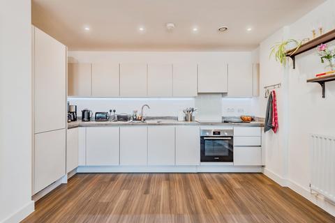 2 bedroom apartment for sale, Marketfield Way, Redhill
