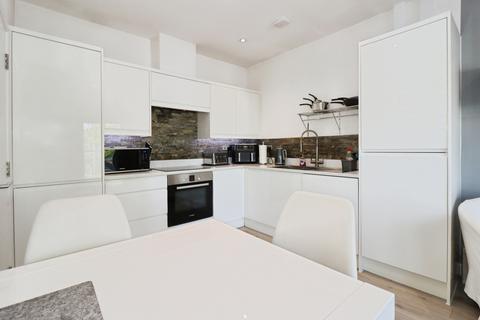 2 bedroom flat for sale, Hanham Road, Kingswood, Bristol, BS15