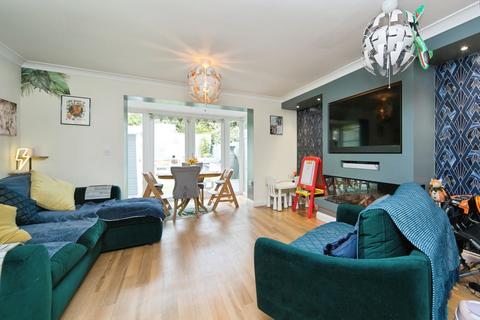 4 bedroom terraced house for sale, Maes Ebberston Place, Rhos on Sea, Colwyn Bay, Conwy, LL28