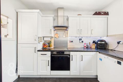 3 bedroom semi-detached house for sale, Holt Road, Hellesdon, Norwich