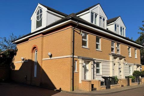 3 bedroom mews for sale, Cavalry Gardens, Putney