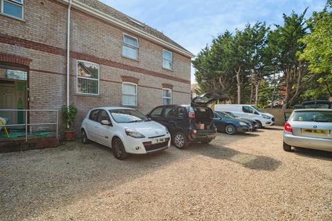 1 bedroom flat for sale, Kirtleton Avenue, Weymouth, Dorset, DT4