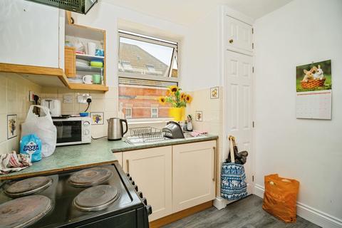 1 bedroom flat for sale, Kirtleton Avenue, Weymouth, Dorset, DT4