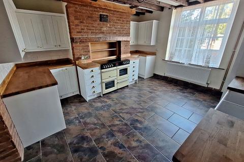 5 bedroom detached house for sale, Bedford Road, Barton-le-Clay, Bedford, Bedfordshire, MK45 4LL