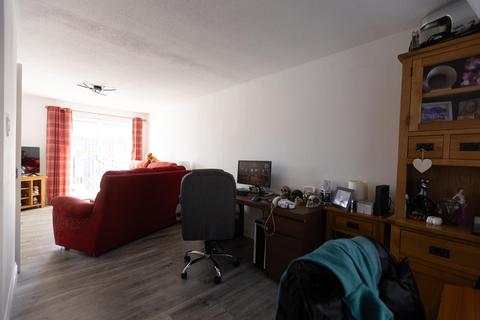 3 bedroom terraced house for sale, St. Kilda Bank, Broomlands KA11