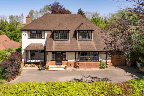 Woodend, Leatherhead, KT22