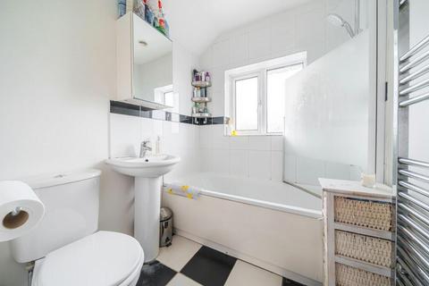 3 bedroom semi-detached house to rent, Windsor,  Berkshire,  SL4