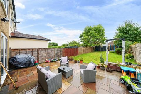 3 bedroom semi-detached house to rent, Windsor,  Berkshire,  SL4