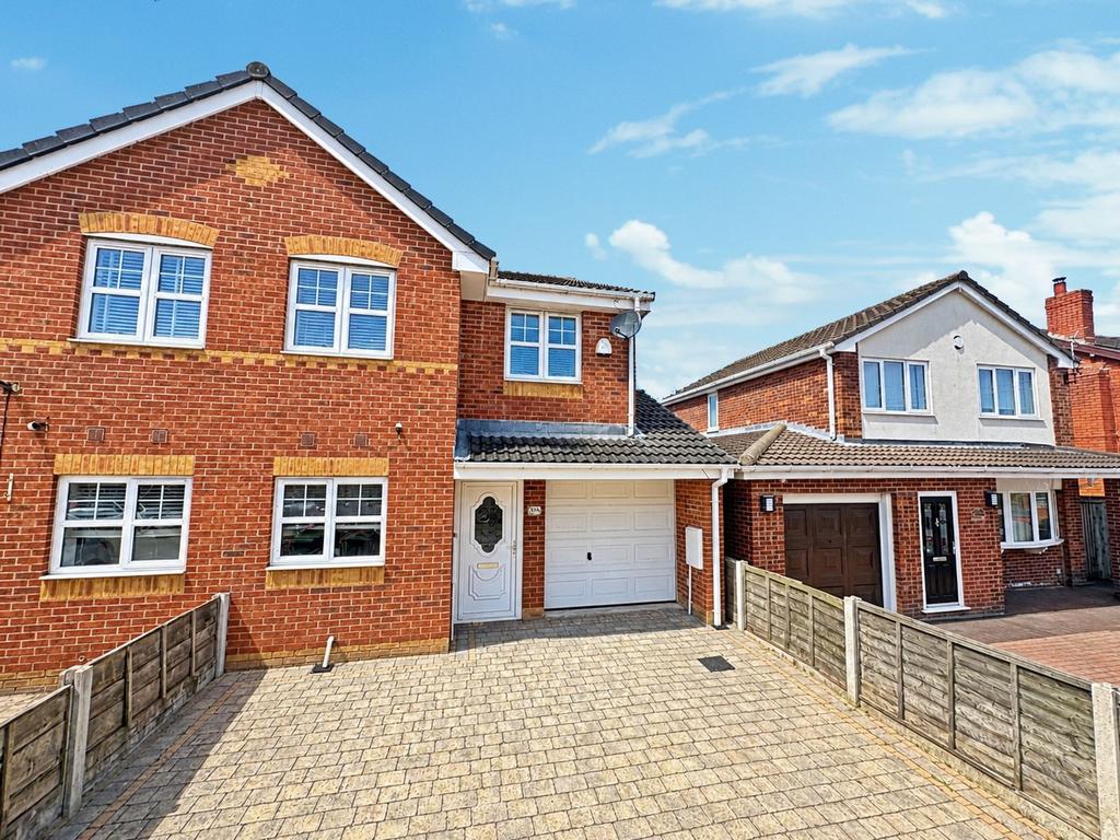 4 bedroom semi-detached house for sale