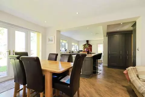 5 bedroom detached house for sale - Widok 2
