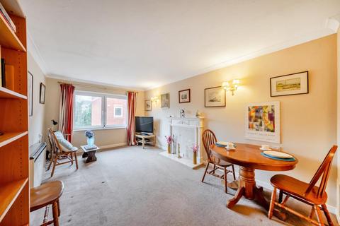 1 bedroom retirement property for sale, Surbiton,  Surrey,  KT6