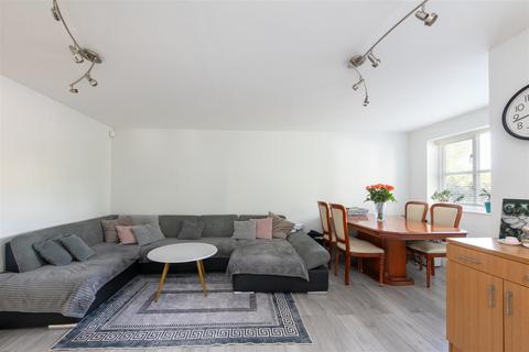 2 bedroom ground floor flat for sale, Pickard Close, London N14