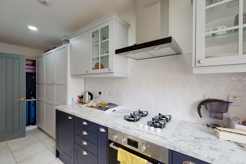 1 bedroom apartment to rent, Mayford Road, London, SW12