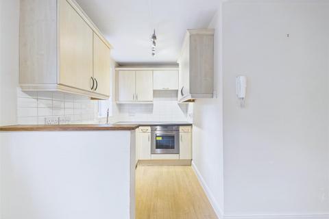 2 bedroom apartment for sale, Cemetery Road, Sheffield