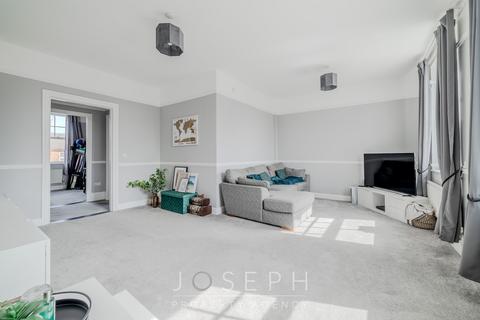 3 bedroom flat for sale, Foxhall Road, Ipswich, IP3