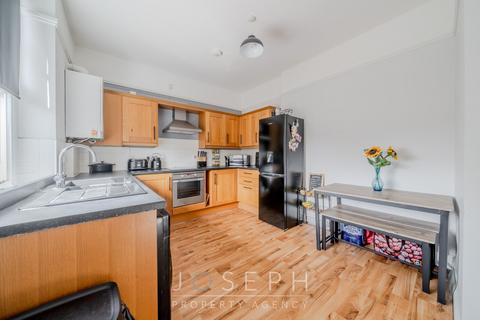 3 bedroom flat for sale, Foxhall Road, Ipswich, IP3