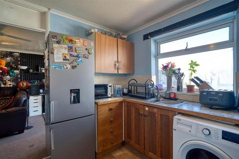 2 bedroom semi-detached bungalow for sale, Downsview Drive, Gillingham