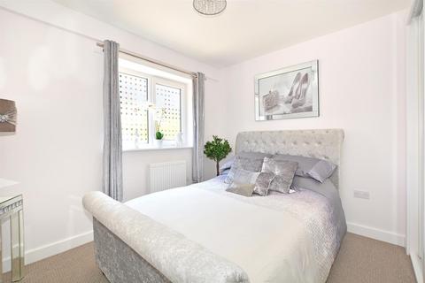 1 bedroom flat to rent, at Pure Resi, 29 Kings House, Cantelupe Road RH19